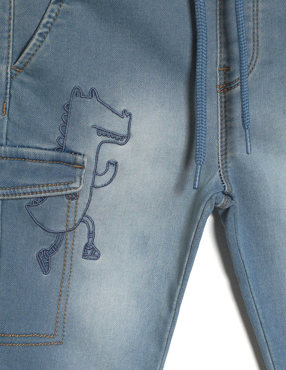 Jeans cargo slim deslavado para niño 3